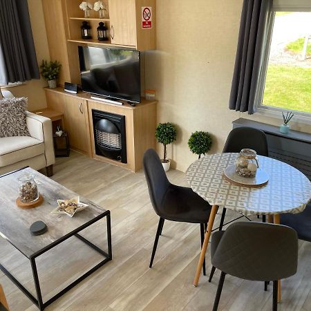 Percy Wood Lodge With Hot Tub Near Alnwick Swarland Buitenkant foto