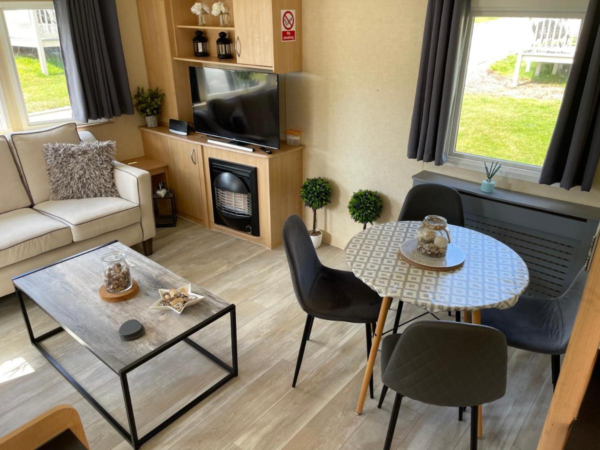 Percy Wood Lodge With Hot Tub Near Alnwick Swarland Buitenkant foto